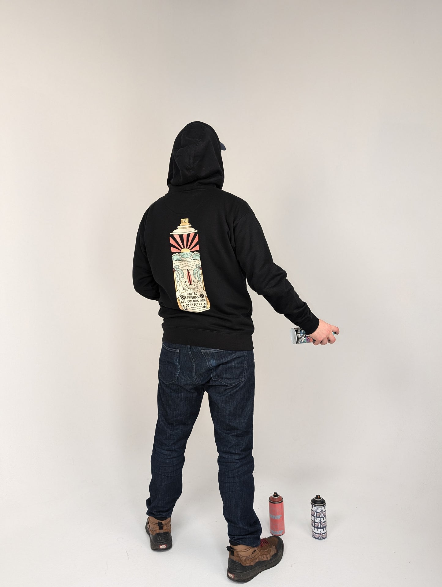 Schwarzer Unisex Hoodie mit Sprühdose/Spraydose Design – Graffiti Style | United Friends"
