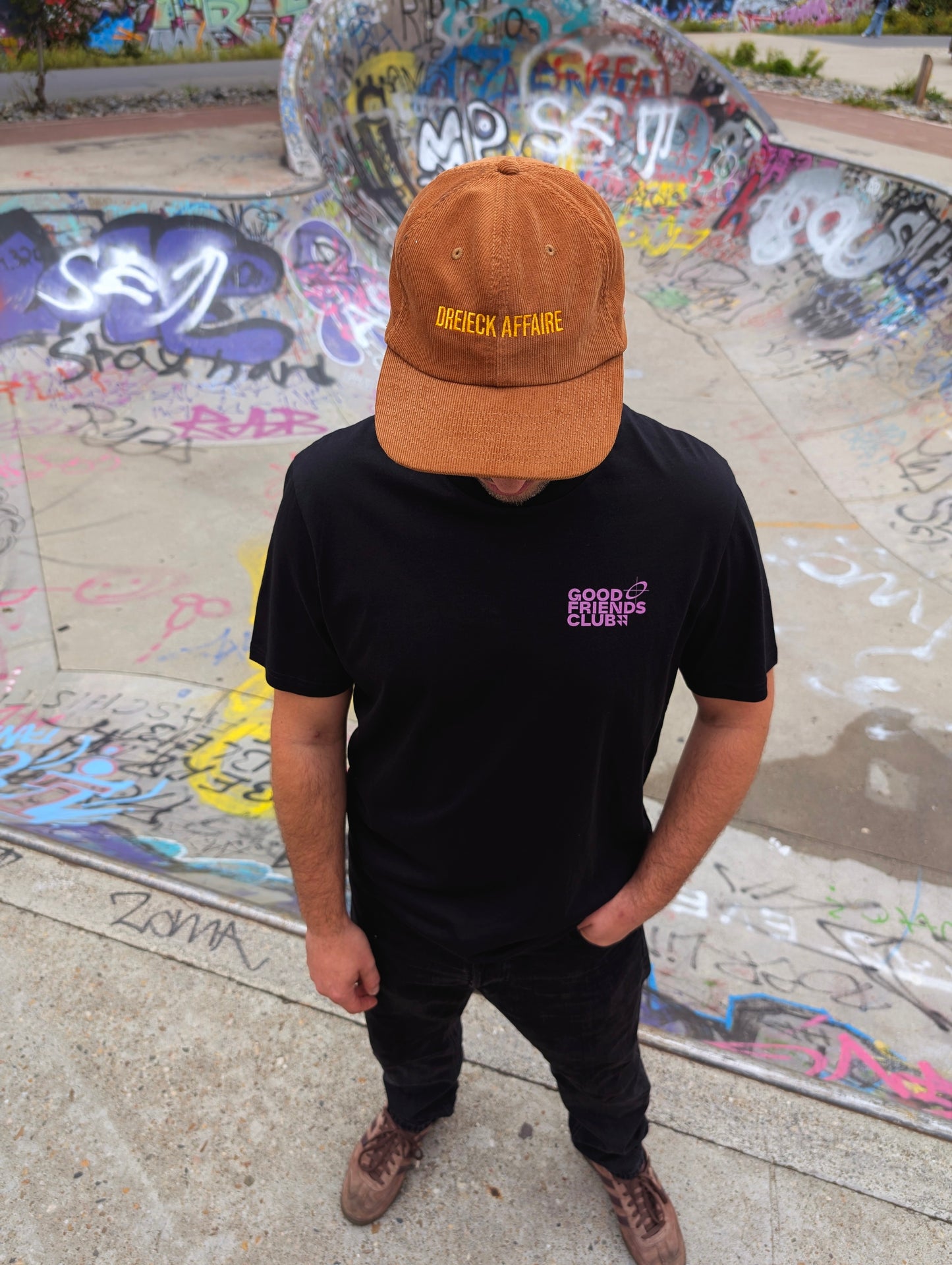 Good Friends Club Unisex Bio-Baumwoll T-Shirt