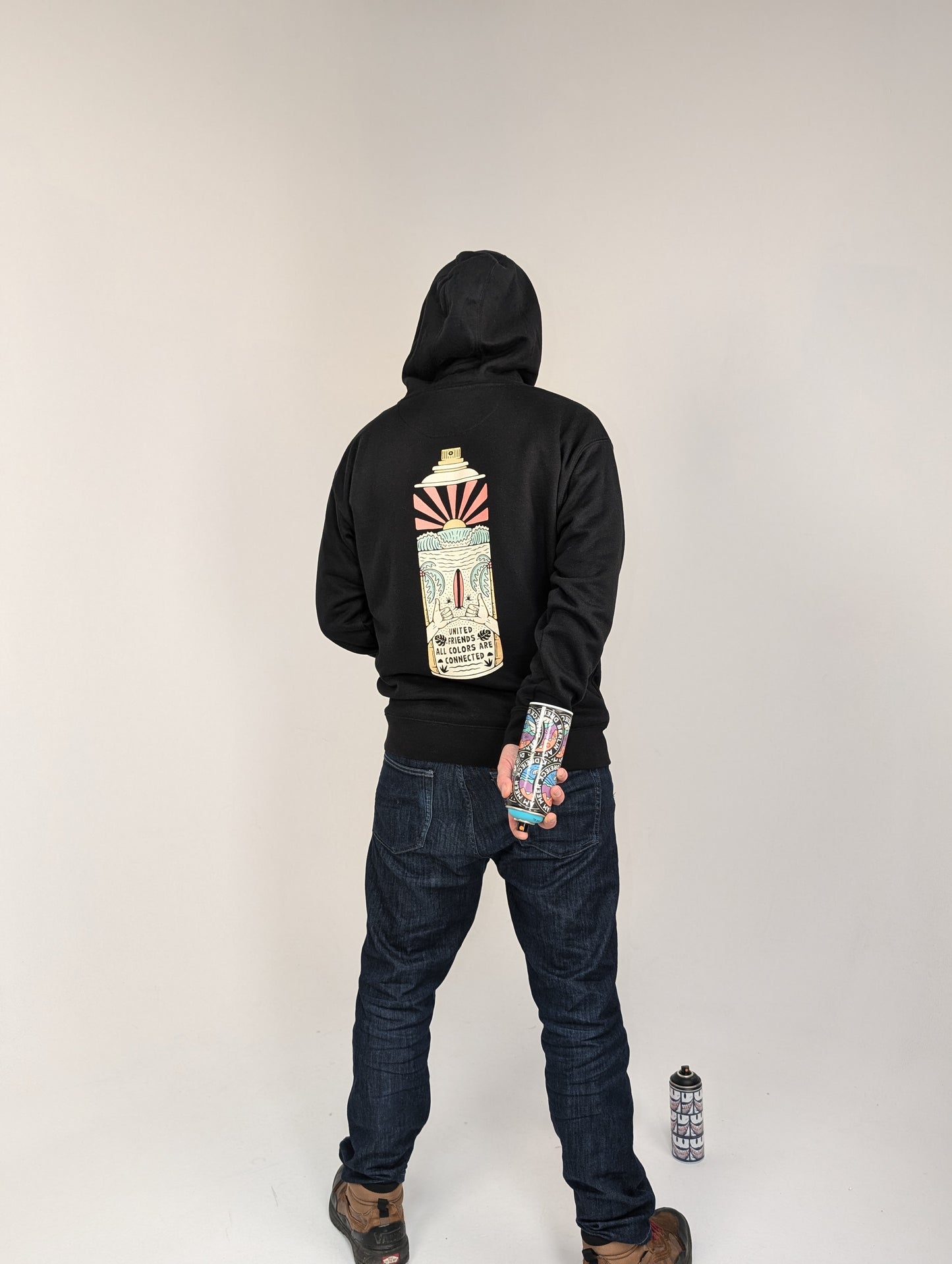 Schwarzer Unisex Hoodie mit Sprühdose/Spraydose Design – Graffiti Style | United Friends"