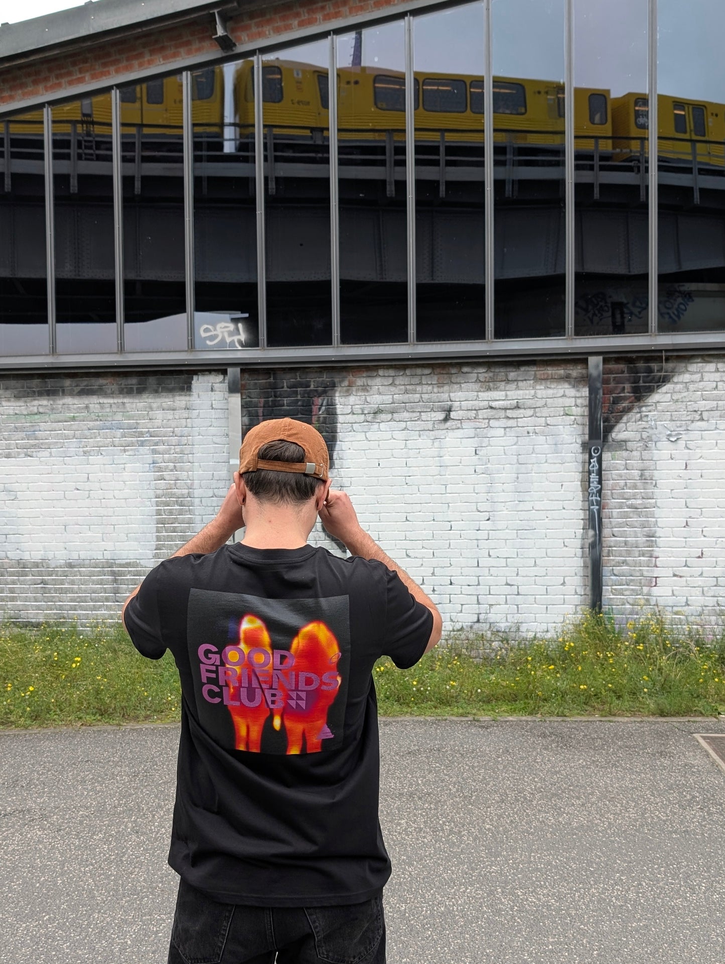 Good Friends Club Unisex Bio-Baumwoll T-Shirt