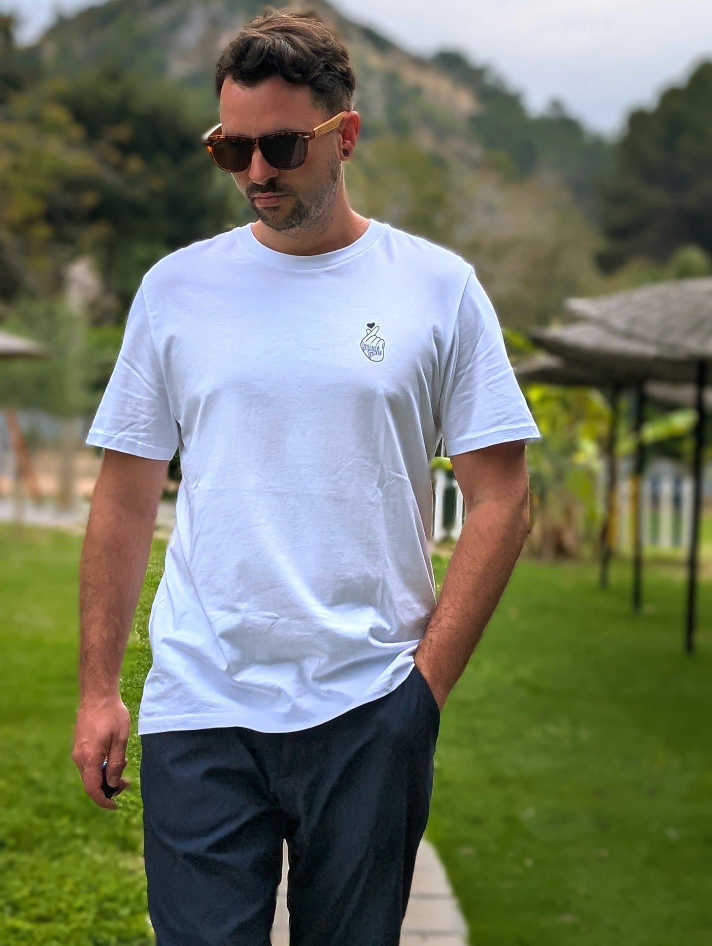 Love Every Corner – Statement T-Shirt Unisex Bio-Baumwolle