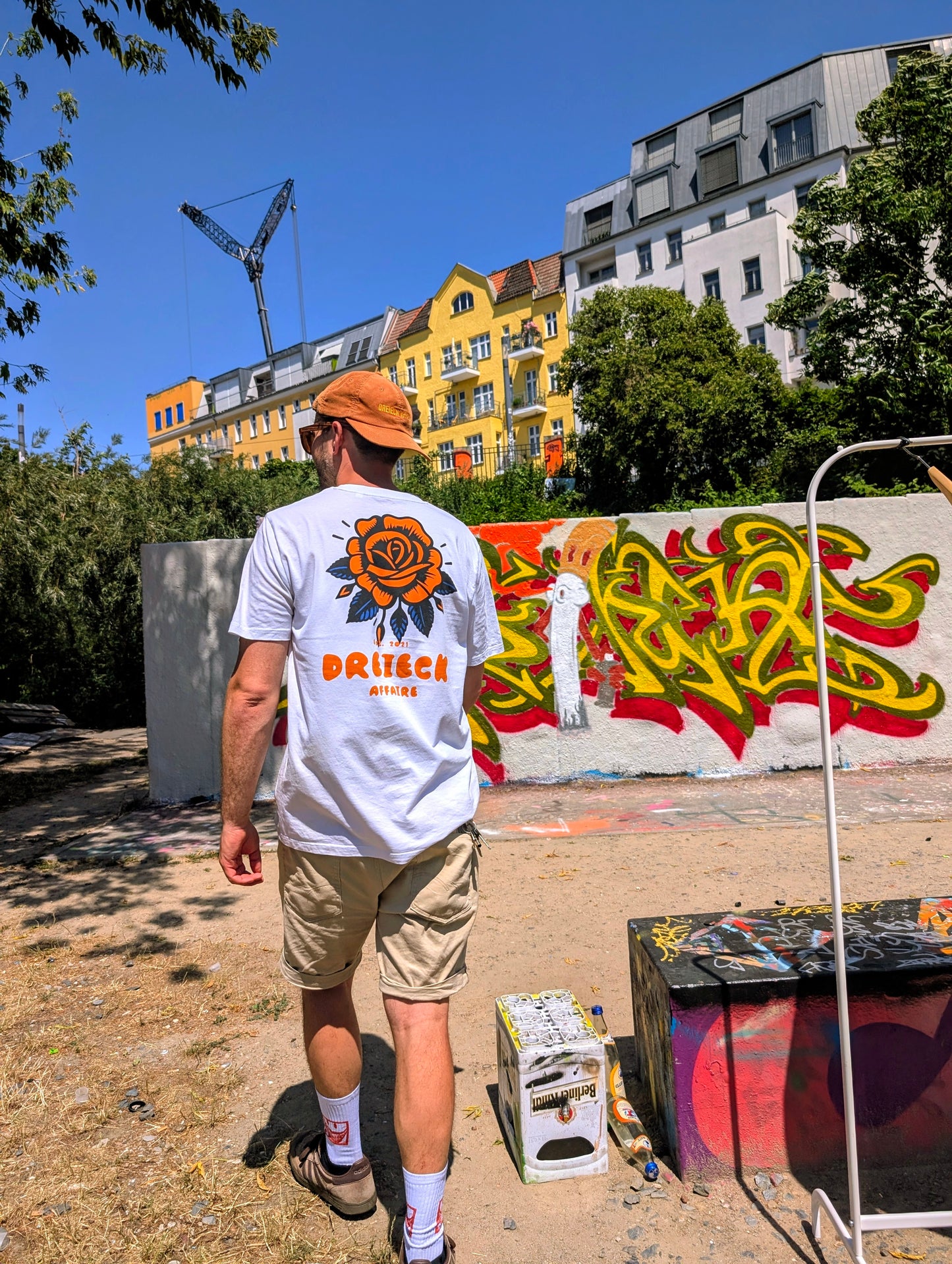 Dreieck Affaire Bloom Bio T-Shirt für Streetwear in Grün und Weiß, bequemes Baumwoll-Shirt mit Dreieck-Design von DREIECKDREIECK